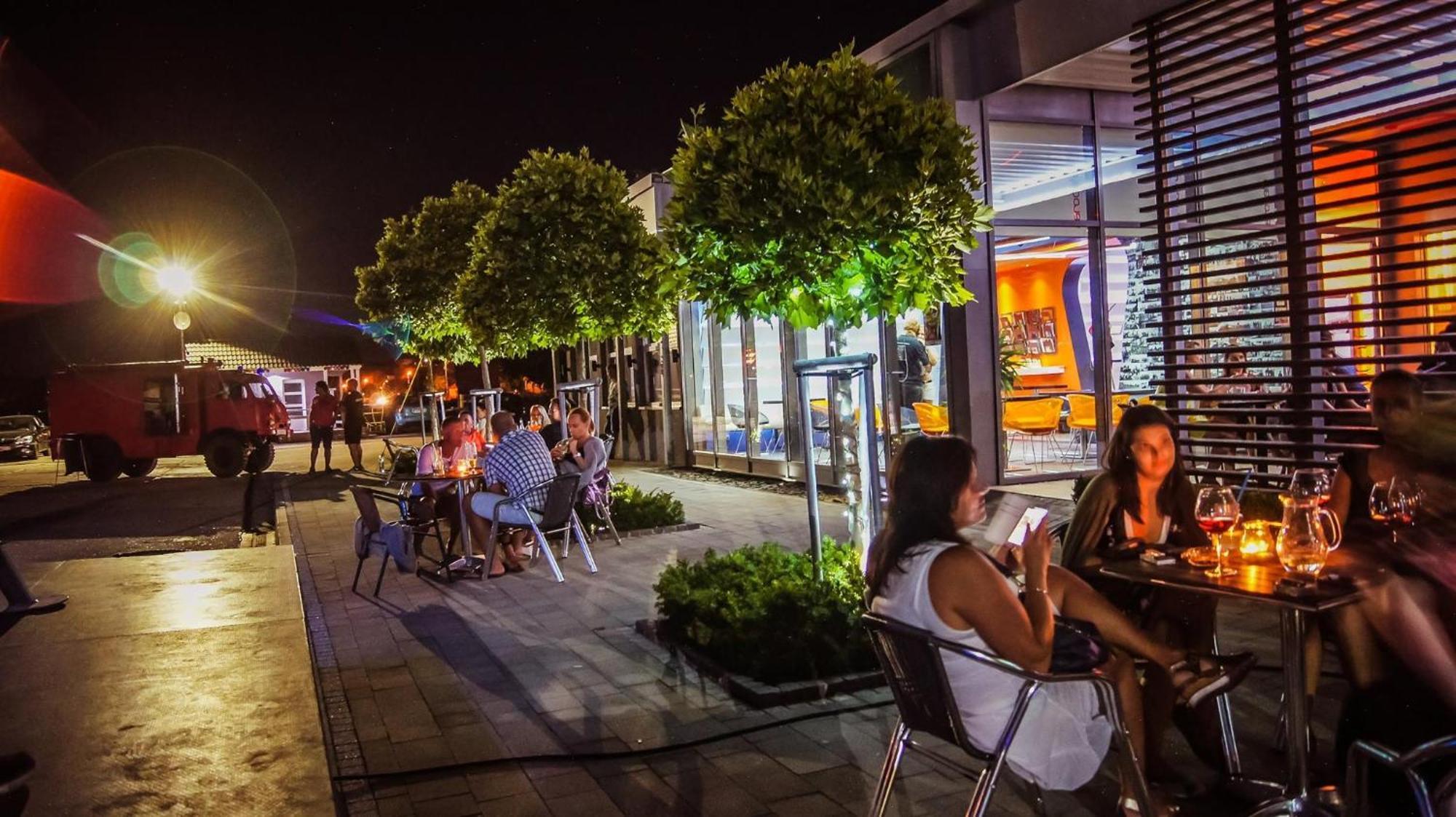 Отель Aerocafe Партизанске Экстерьер фото