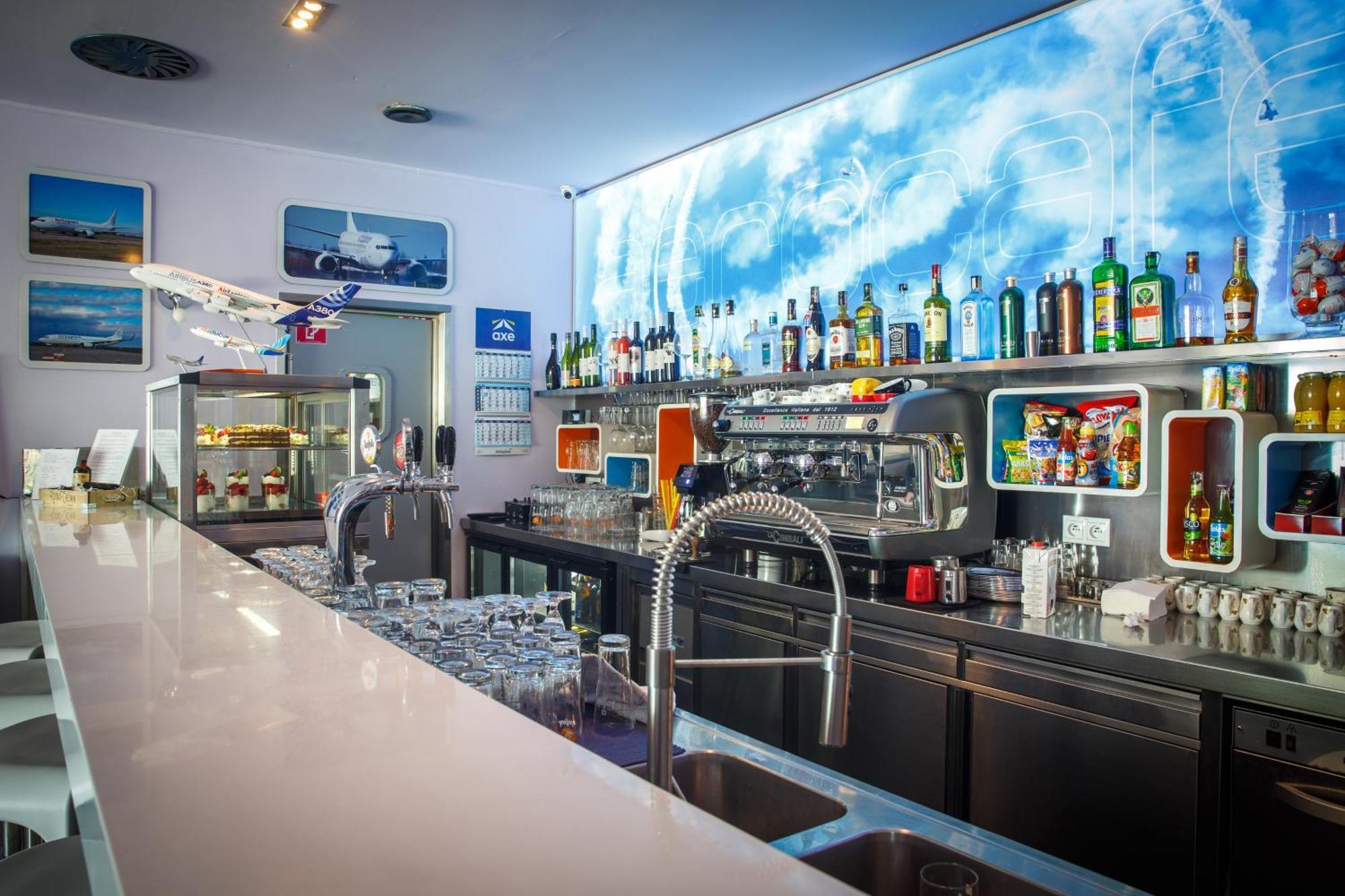 Отель Aerocafe Партизанске Экстерьер фото